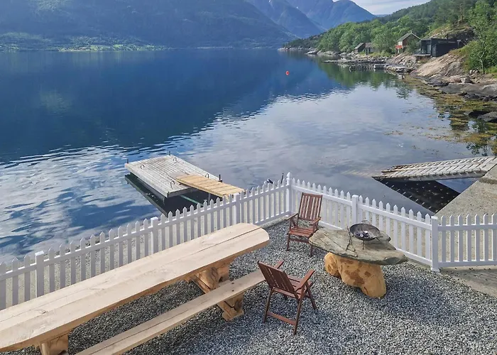 Stunning In Vallavik With Wifi * Djønno