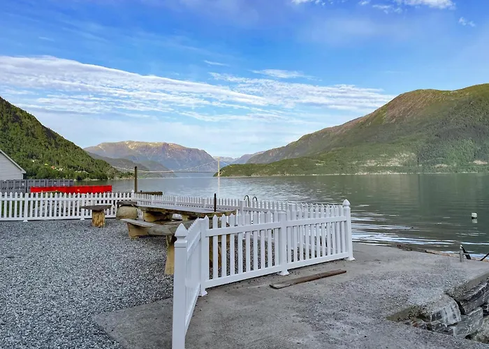 Stunning In Vallavik With Wifi