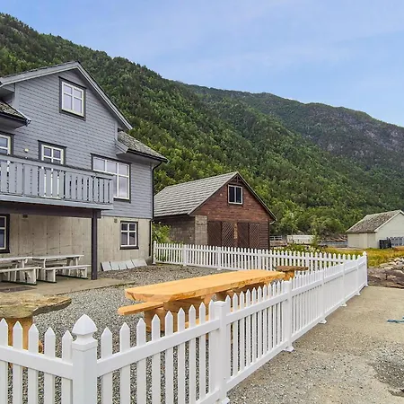 Stunning In Vallavik With Wifi Holiday home Djonno
