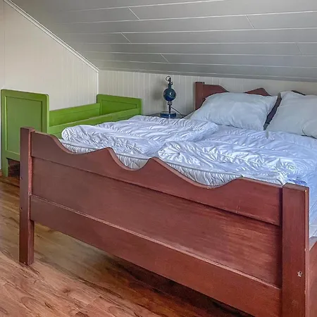 Hébergement de vacances Stunning In Vallavik With Wifi