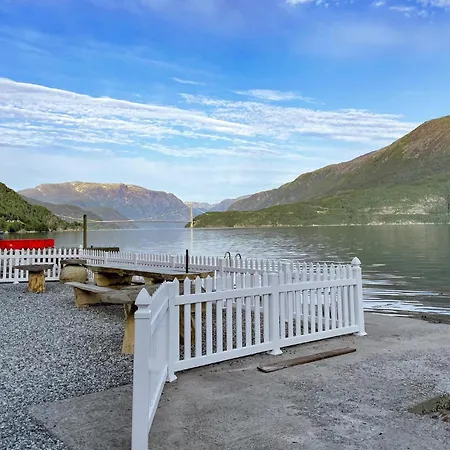 Stunning In Vallavik With Wifi